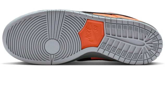 Nike SB Muni Fast Pass Dunk Low Pro Shoes - Safety OrangeWolf GreyBaroque Brown