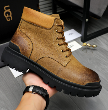 UGG Men's Leather Lace-Up Boot – Black