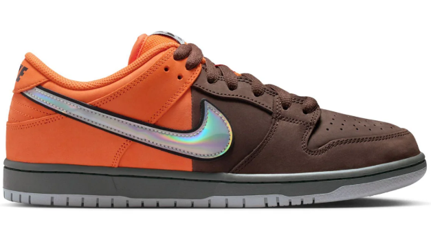 Nike SB Muni Fast Pass Dunk Low Pro Shoes - Safety OrangeWolf GreyBaroque Brown