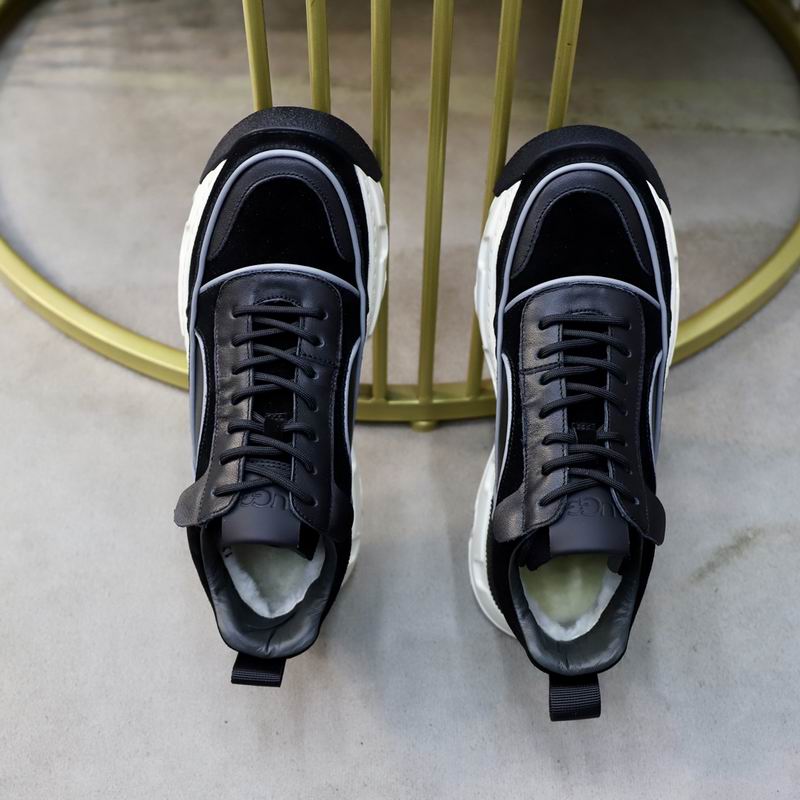 UGG Men's Chunky Runner Sneaker – Black