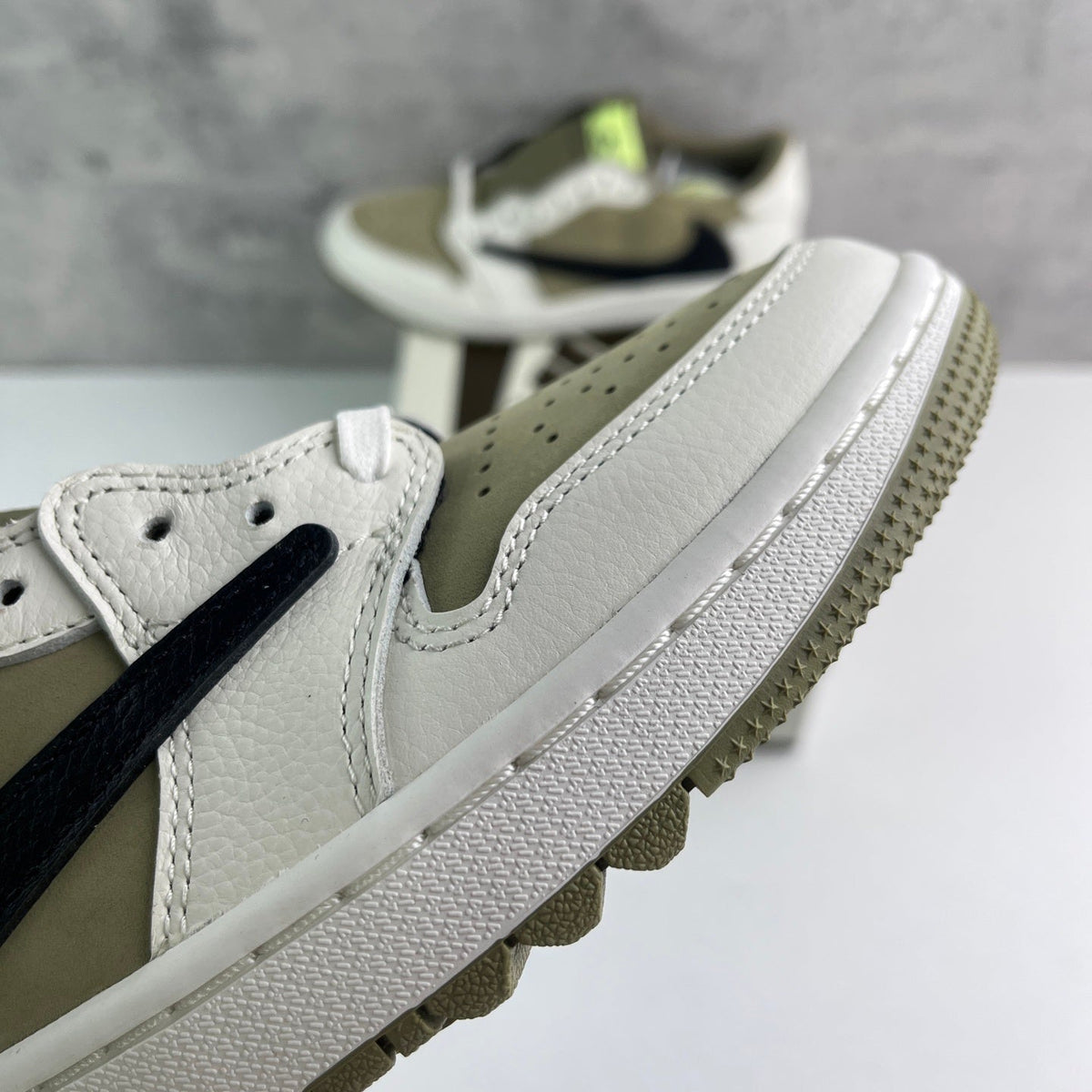Jordan 1 Low OG SP x Travis Scott Golf Neutral Olive