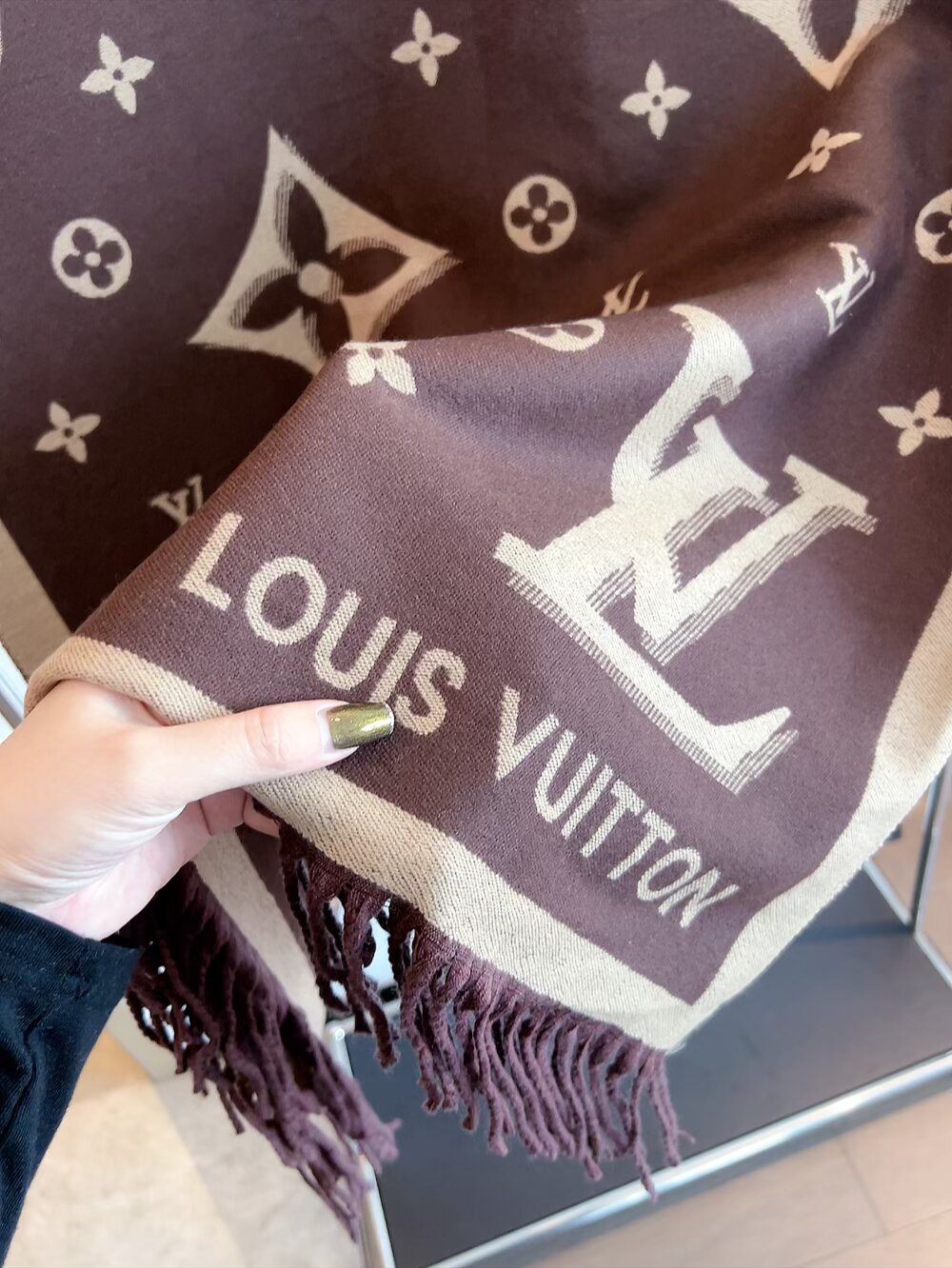 Louis Vuitton Contrast-Letter Monogram Fringed Scarf
